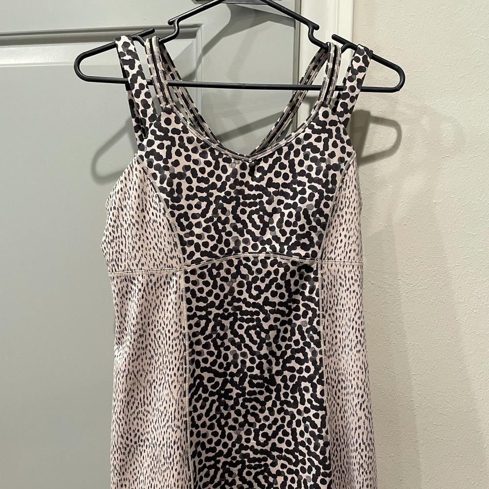 Lululemon tank top